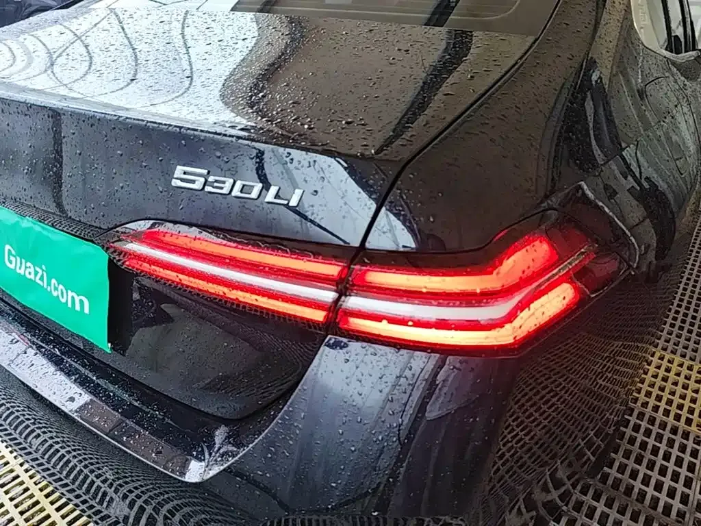 BMW 5 Series — фото 4