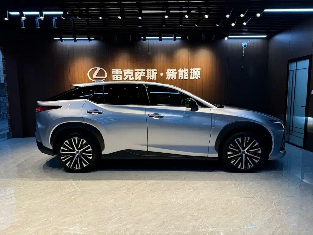 Lexus RZ — фото 5