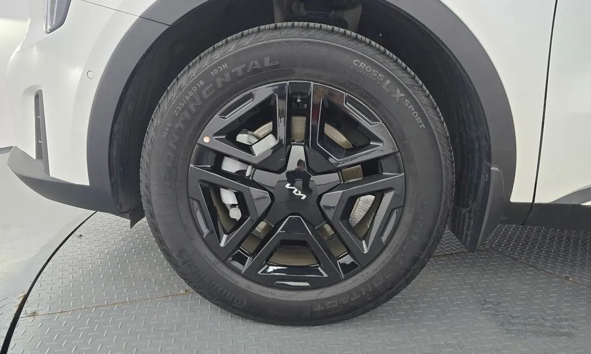 Kia Sorento — фото 10