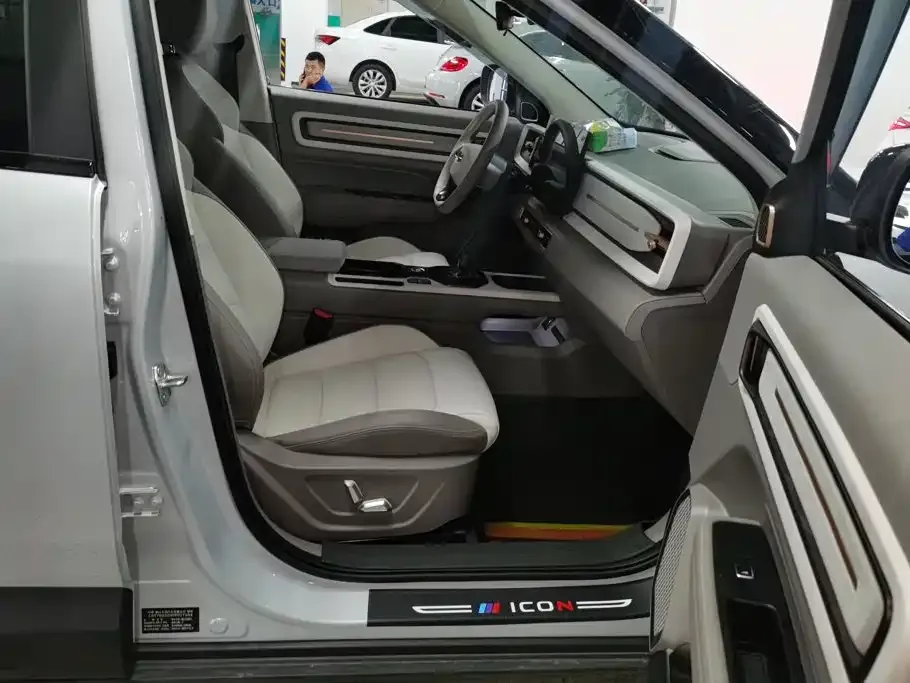 Geely Icon — фото 10