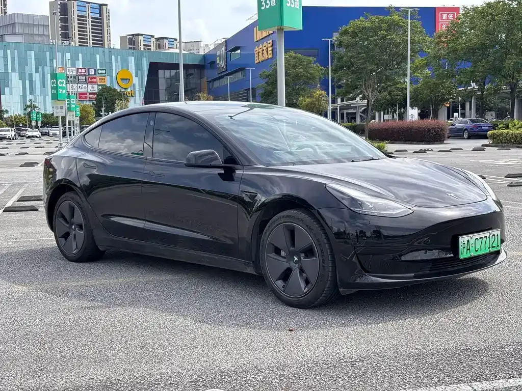 Tesla Model 3 — фото 10
