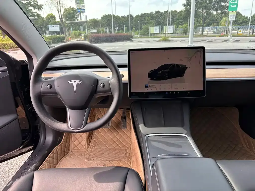 Tesla Model 3 — фото 5