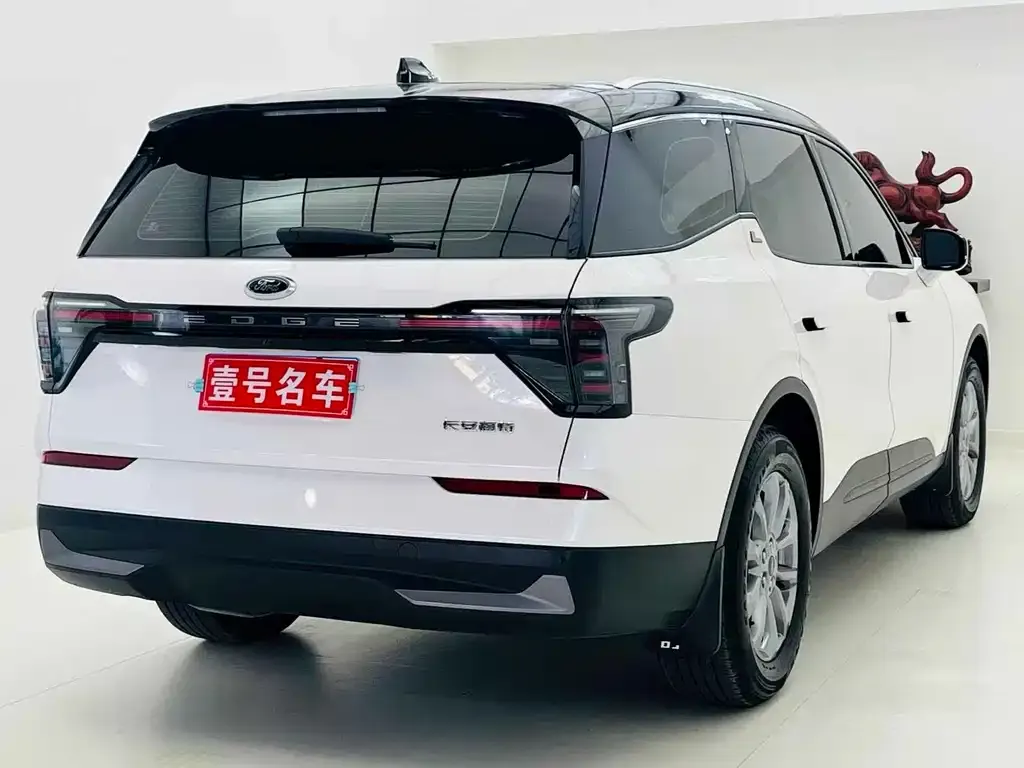Ford Edge — фото 7