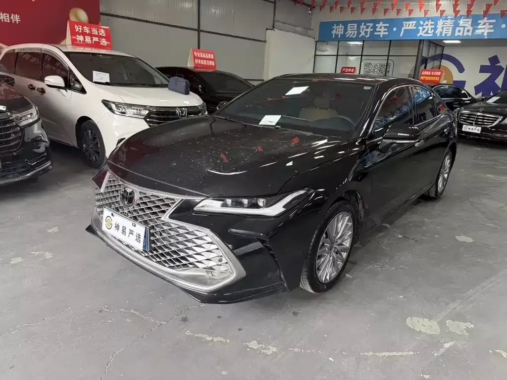 Toyota Avalon — фото 1