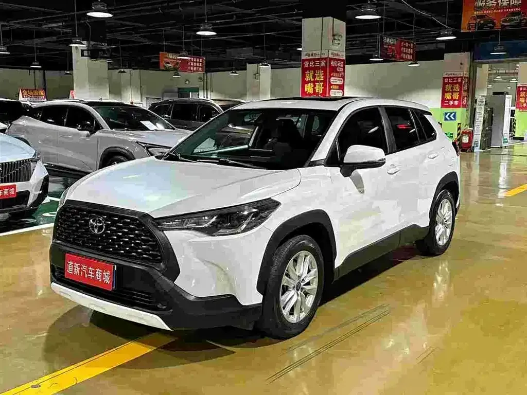 Toyota Corolla Cross — фото 1