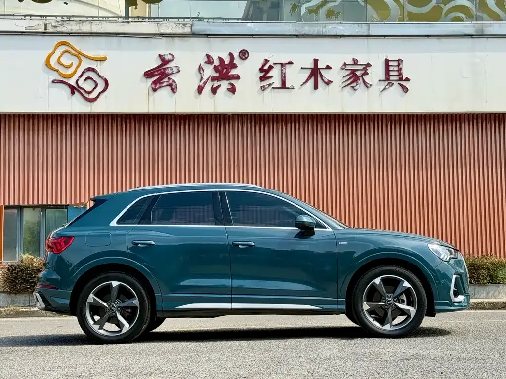 Audi Q3 — фото 10