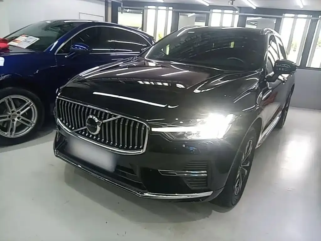 Volvo XC60 — фото 1