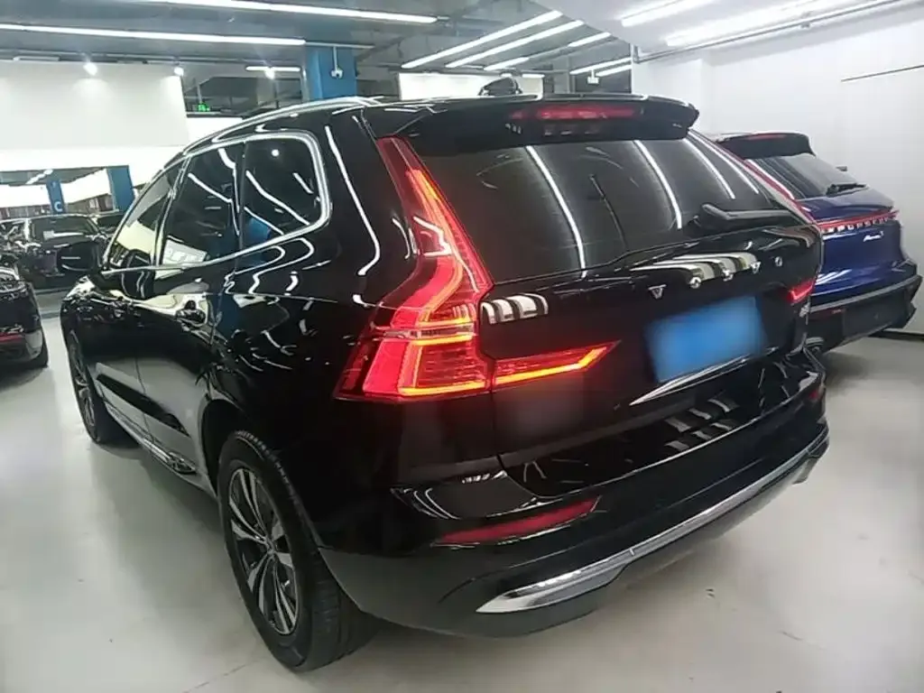 Volvo XC60 — фото 7