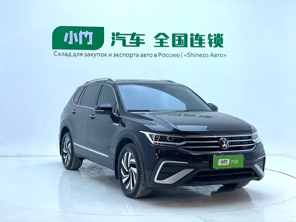 Volkswagen Tiguan L — фото 9