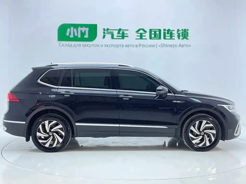 Volkswagen Tiguan L — фото 10