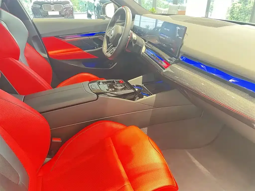 BMW M5 New Energy — фото 9