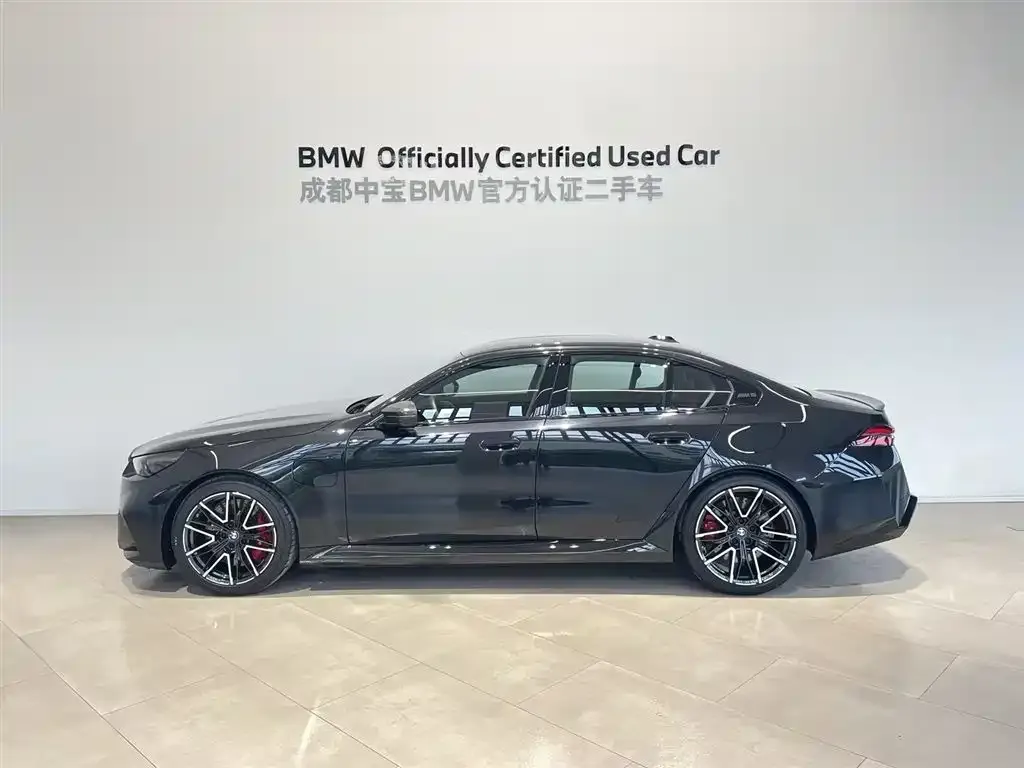BMW M5 New Energy — фото 6