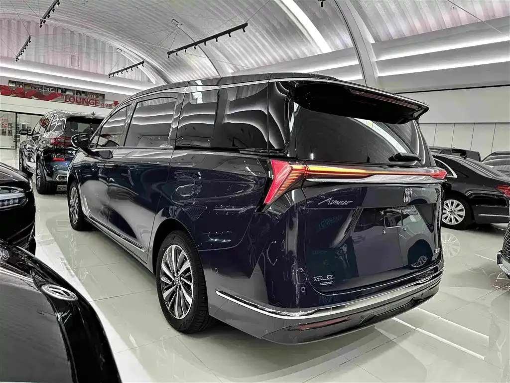 Buick GL8 Hybrid — фото 7