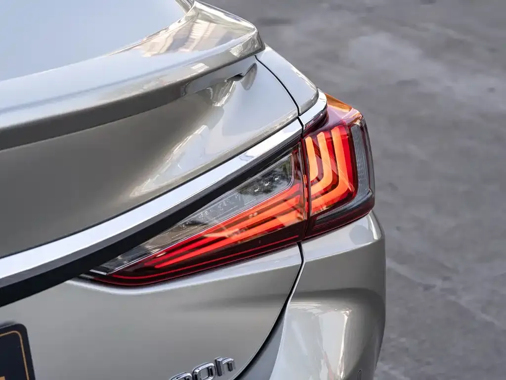 Lexus ES — фото 3