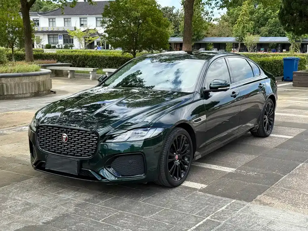 Jaguar XFL — фото 1