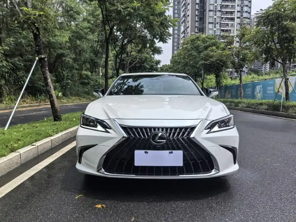 Lexus ES — фото 9