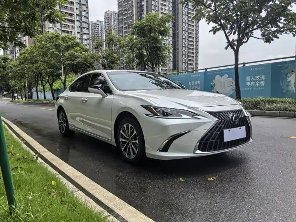 Lexus ES — фото 10
