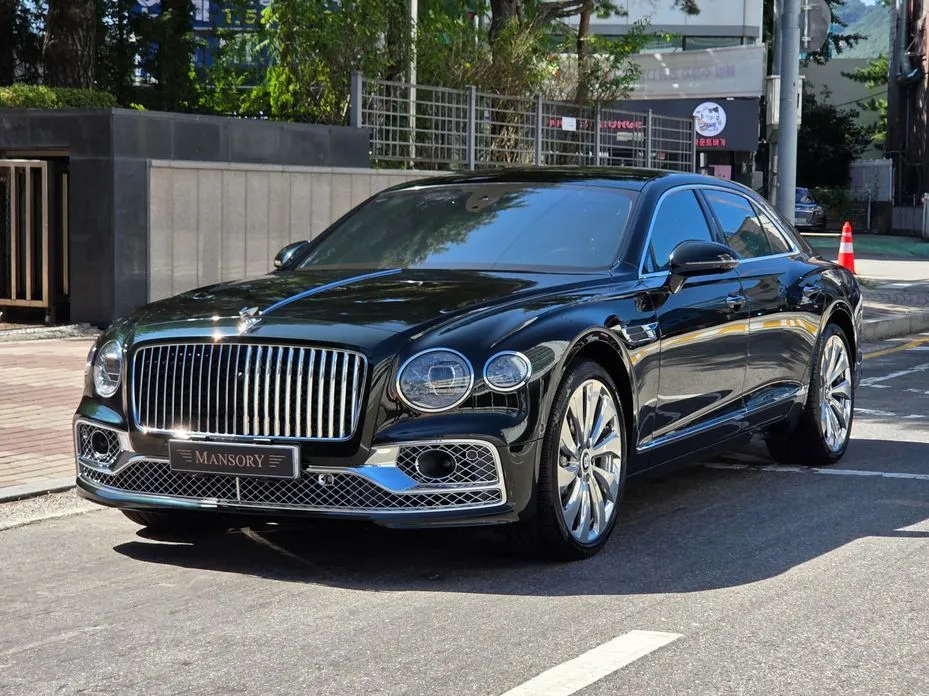 Bentley Flying Spur — фото 1