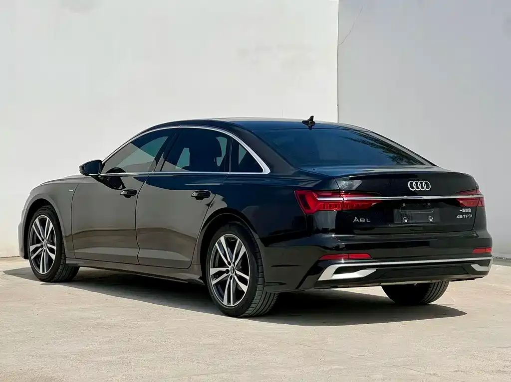 Audi A6L — фото 7