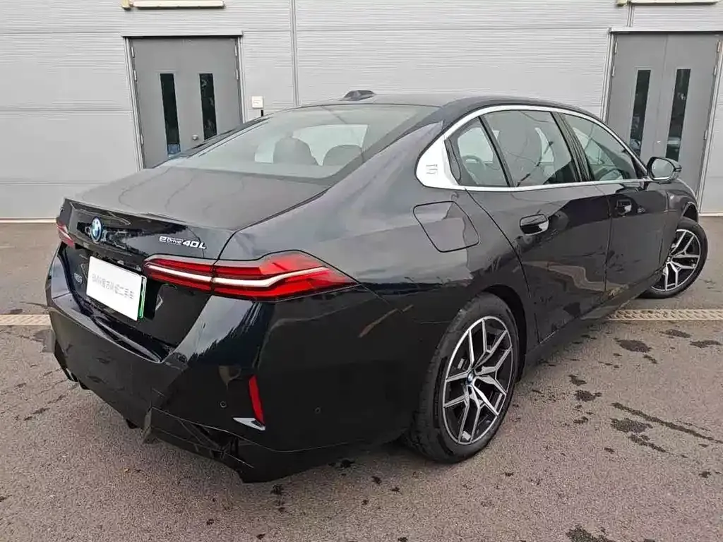 BMW i5 — фото 8