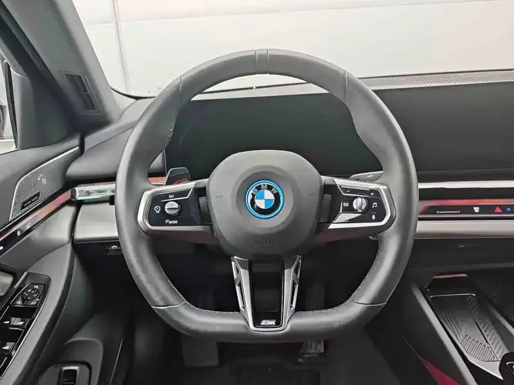 BMW i5 — фото 10