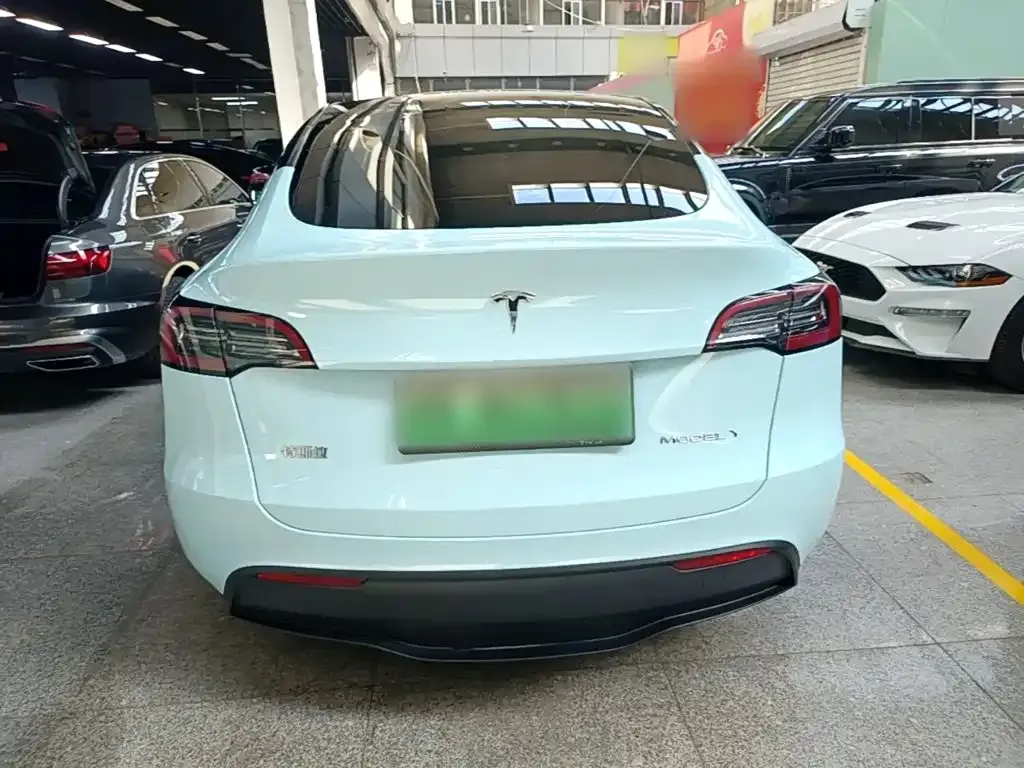 Tesla Model Y — фото 7