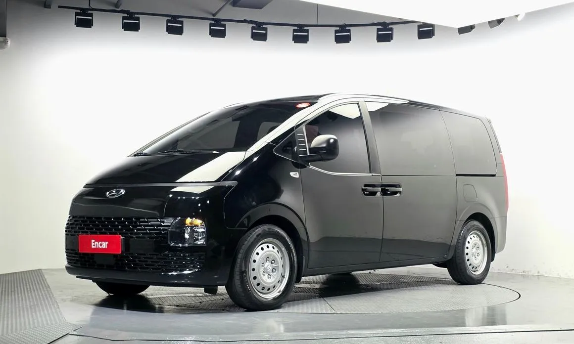 Hyundai Staria — фото 1