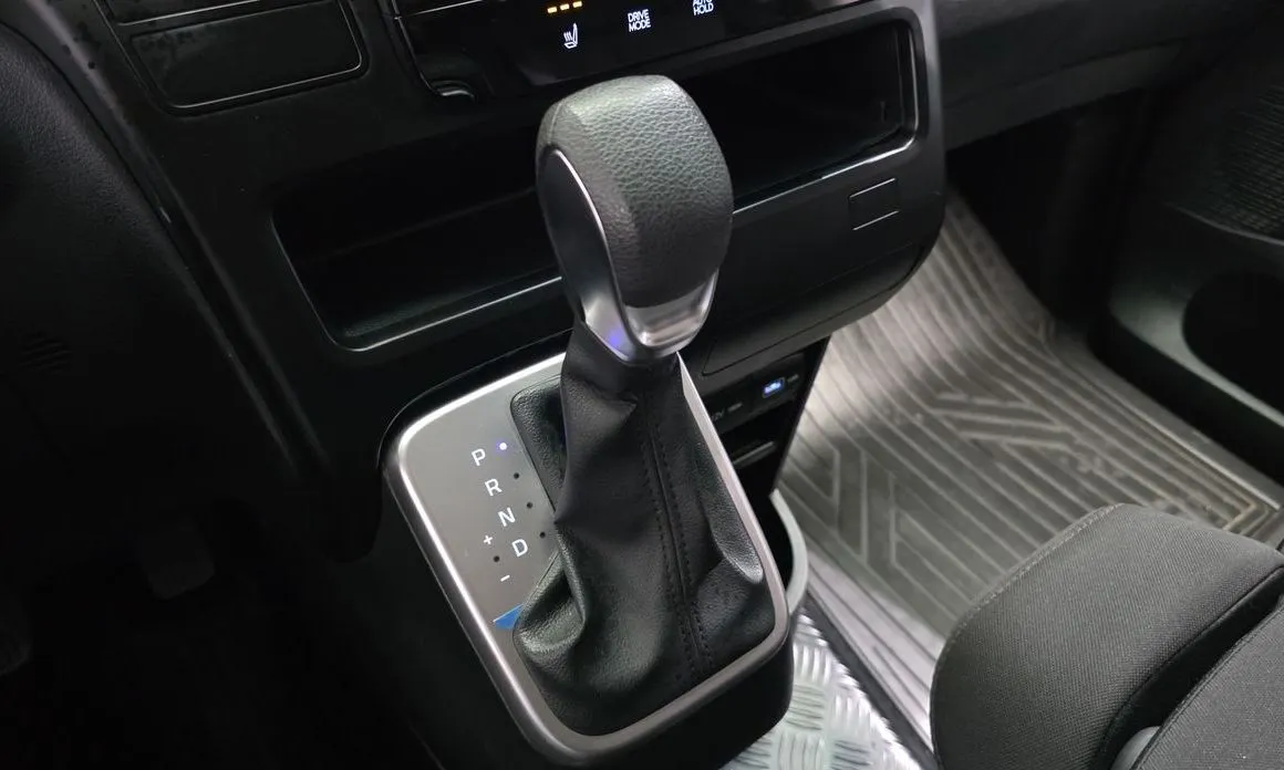 Hyundai Staria — фото 3