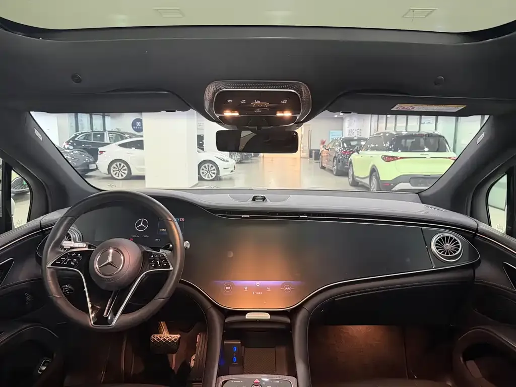 Mercedes-Benz EQS SUV — фото 9