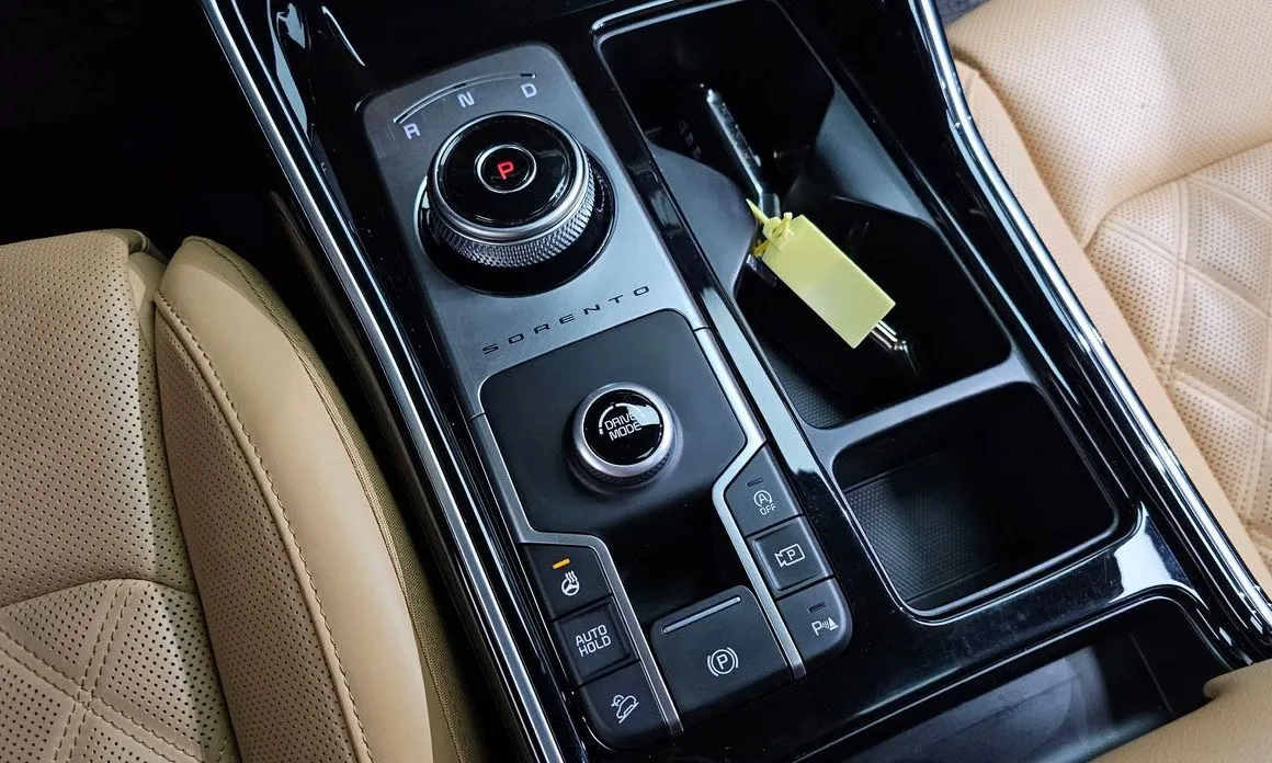 Kia Sorento — фото 7