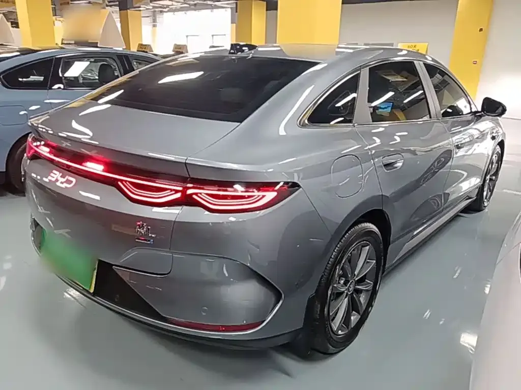 BYD Qin L — фото 10
