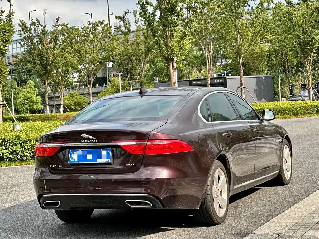 Jaguar XFL — фото 10