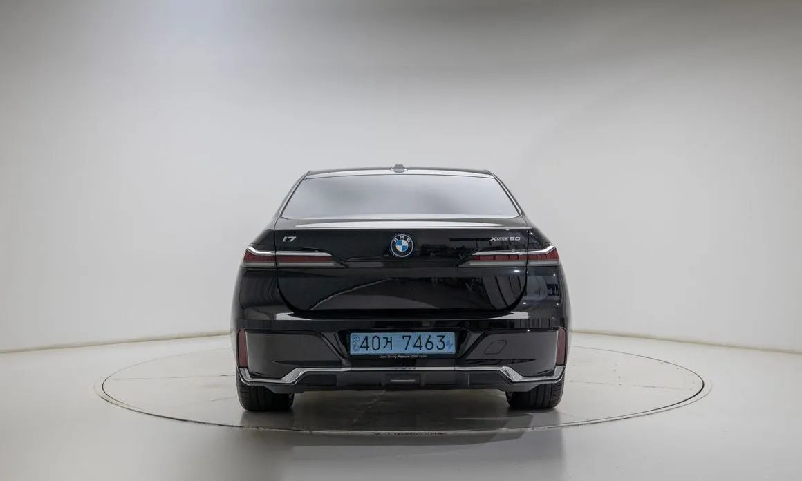 BMW i7 — фото 2