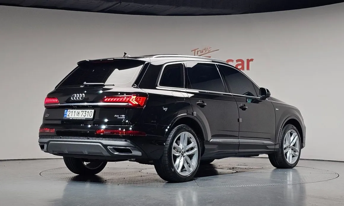 Audi Q7 — фото 8