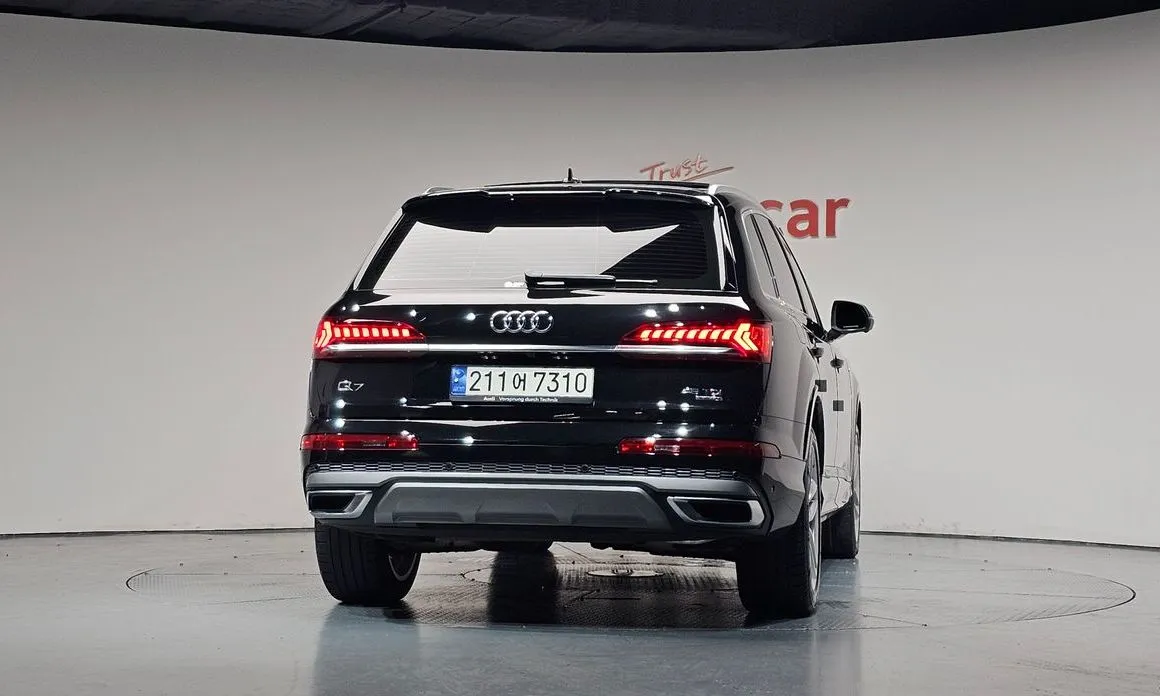 Audi Q7 — фото 3