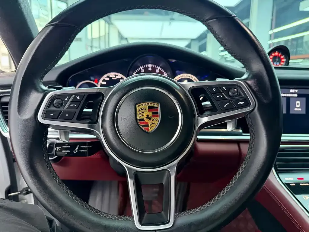 Porsche Panamera — фото 10