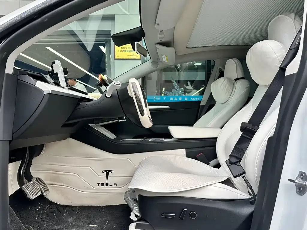 Tesla Model Y — фото 7
