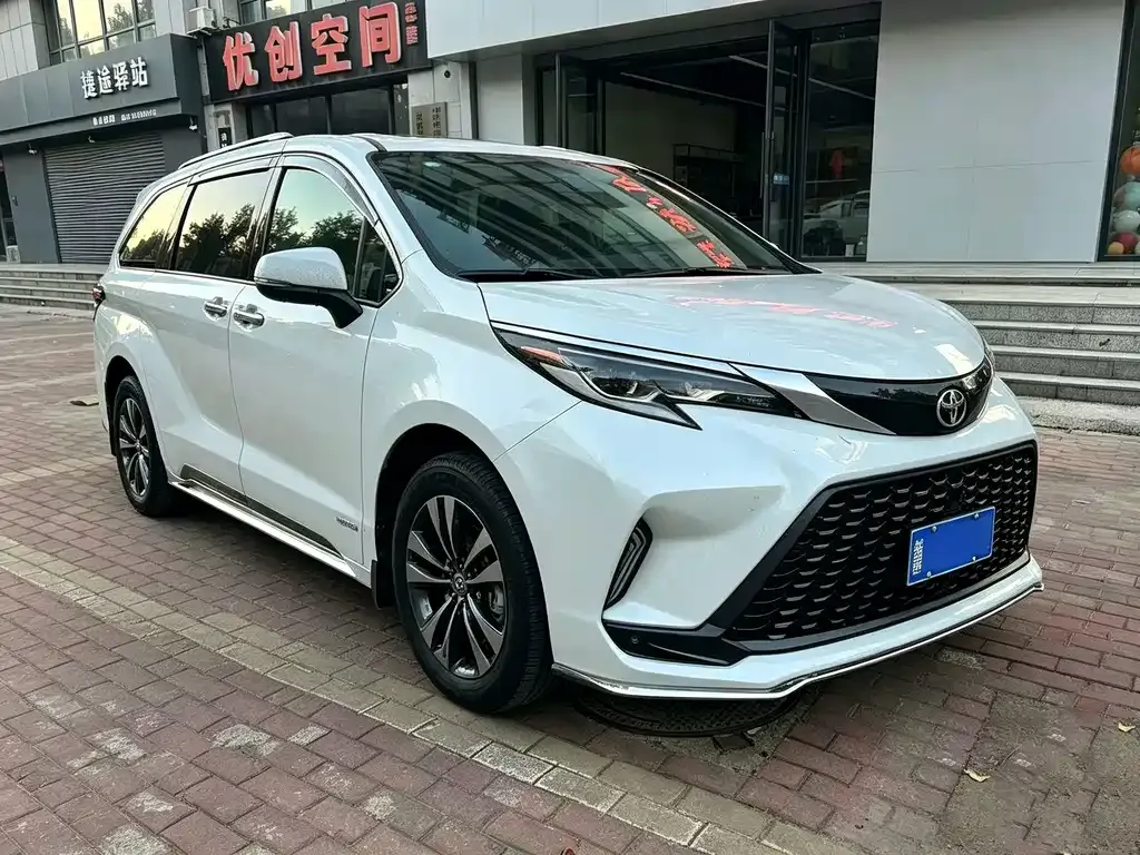 Toyota Granvia — фото 6