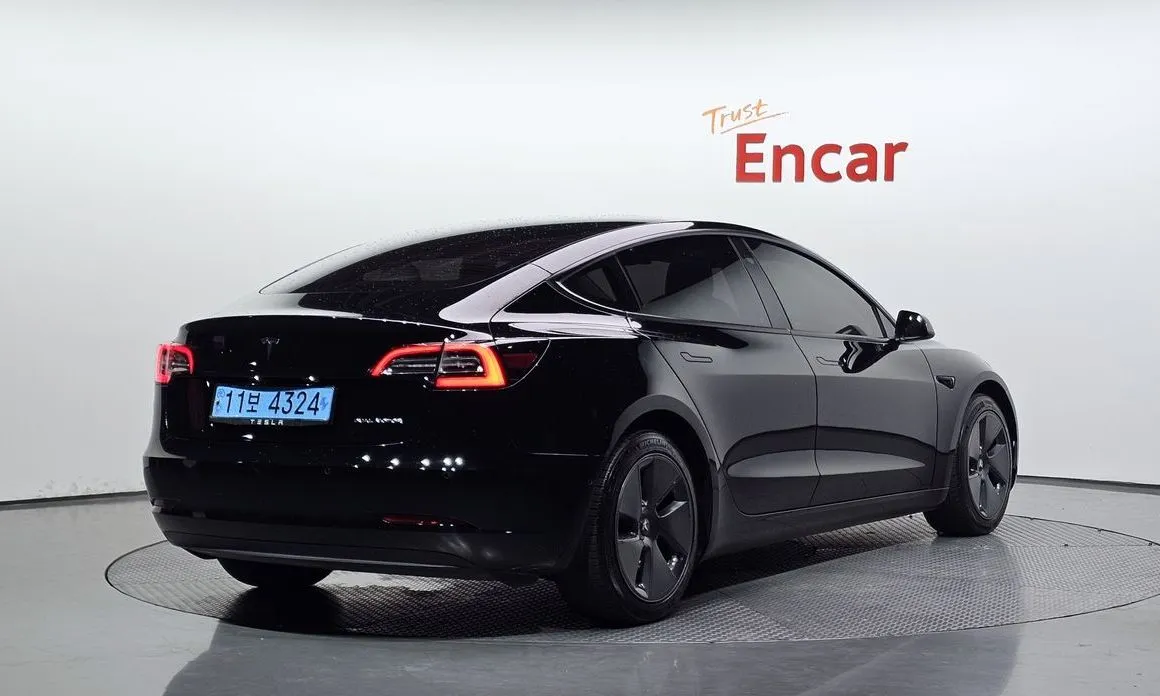 Tesla Model 3 — фото 6