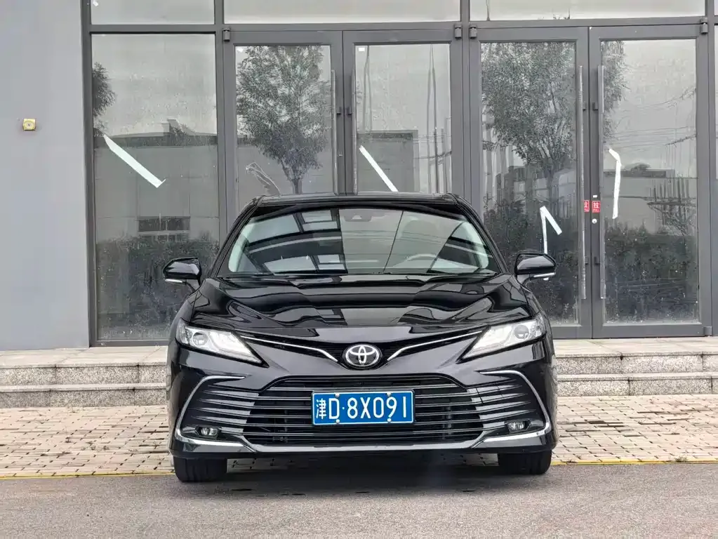 Toyota Camry — фото 6