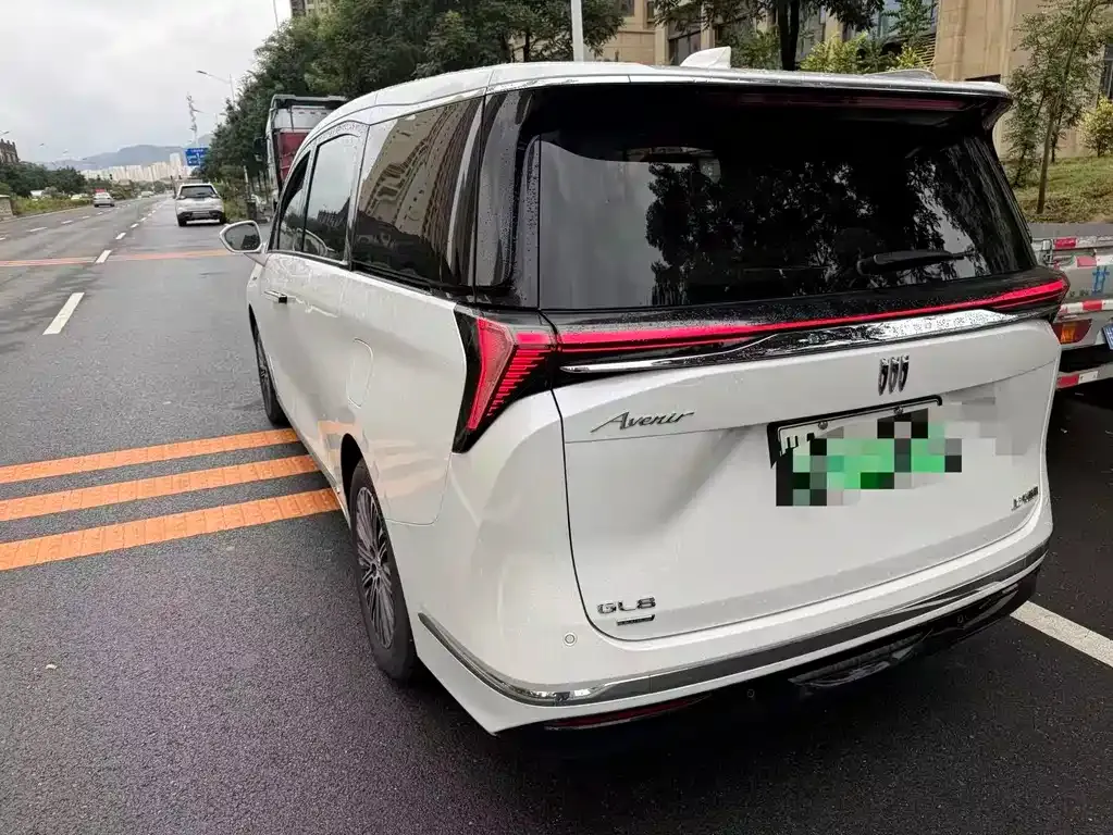 Buick GL8 Hybrid — фото 7