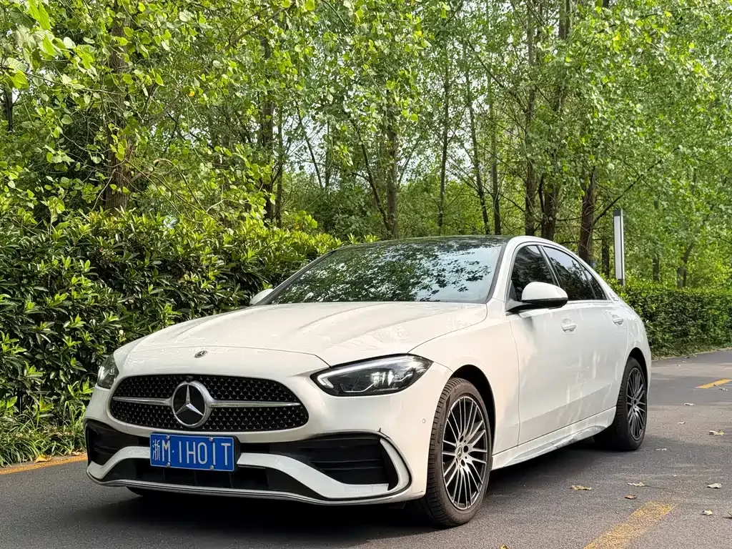 Mercedes-Benz C-Class — фото 1