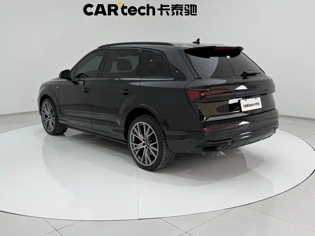 Audi Q7 — фото 5