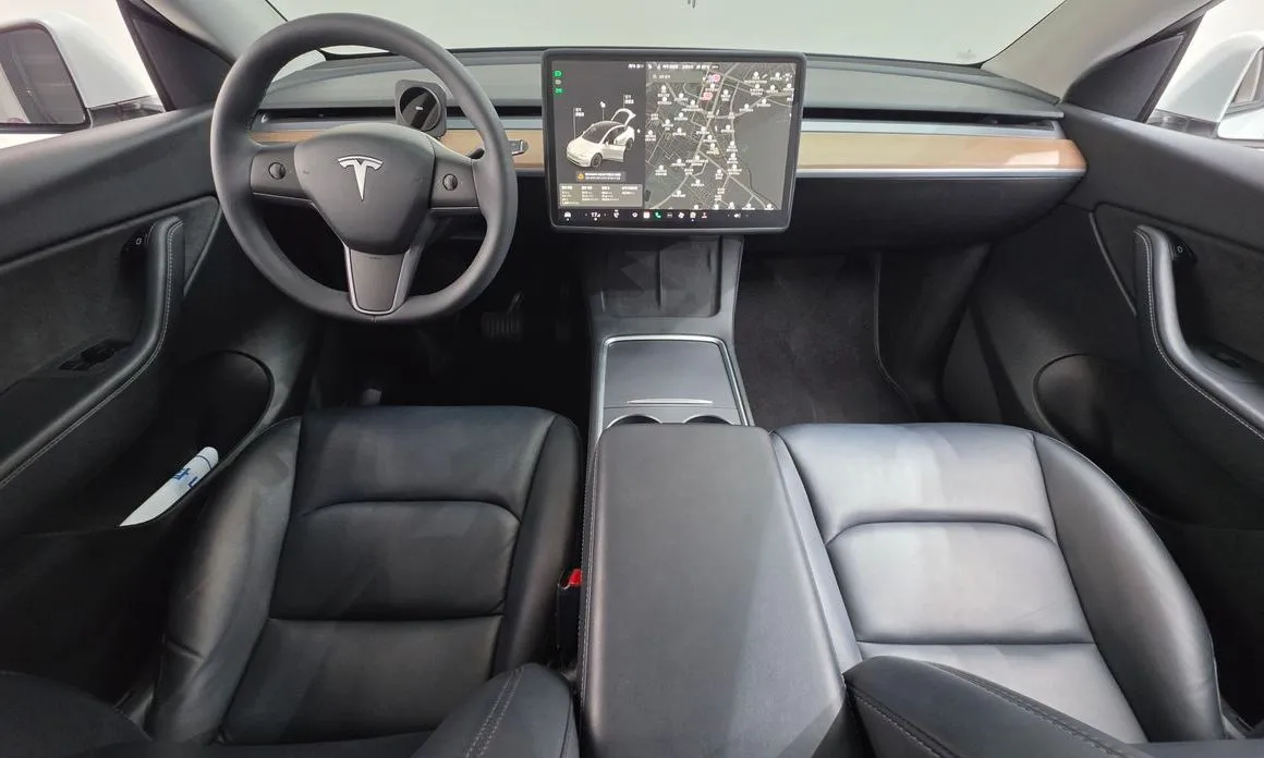 Tesla Model Y — фото 6