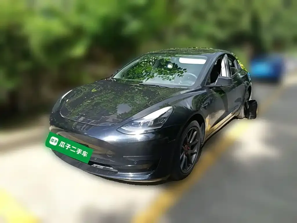 Tesla Model 3 — фото 3