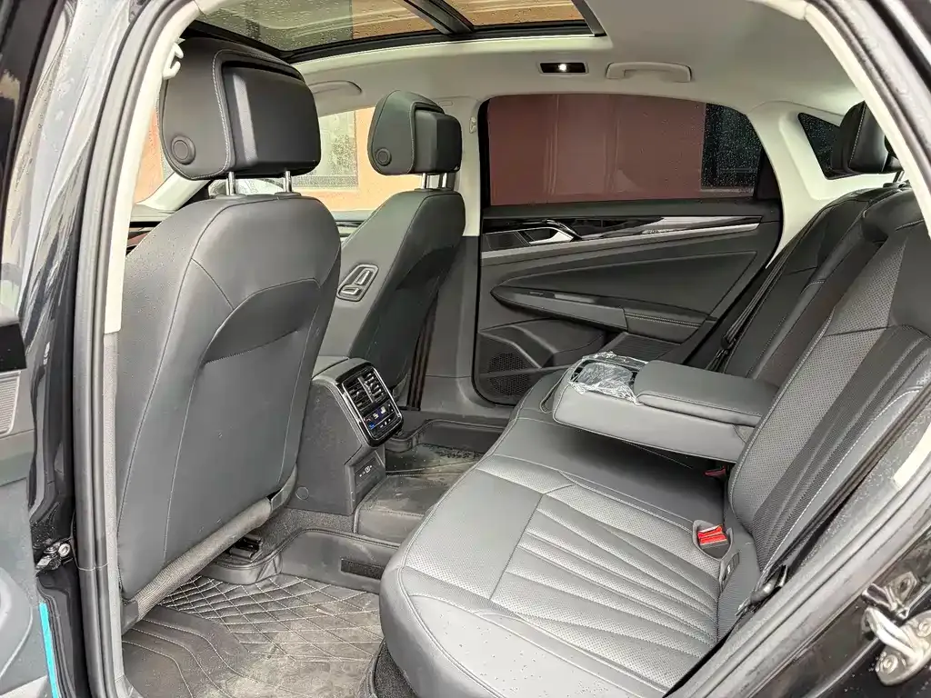Volkswagen Passat — фото 7