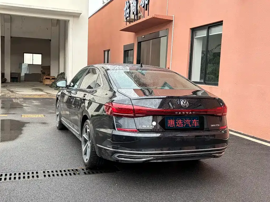 Volkswagen Passat — фото 6