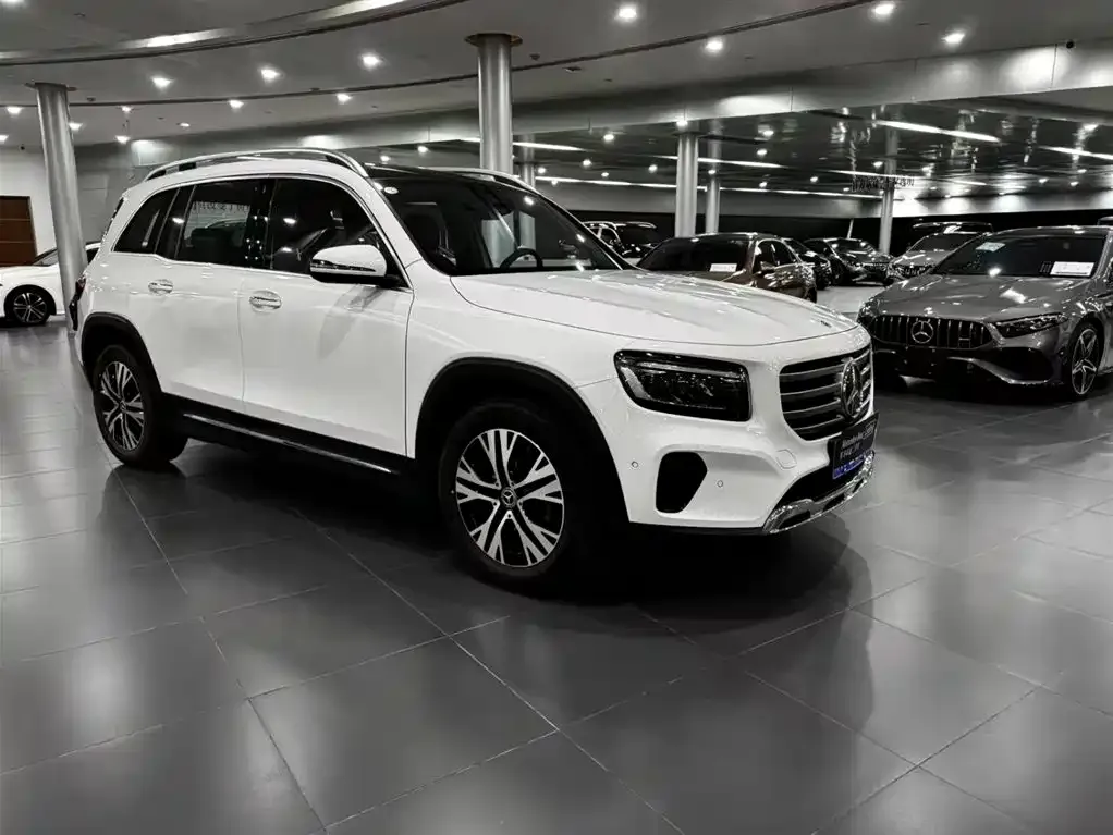 Mercedes-Benz GLB — фото 9