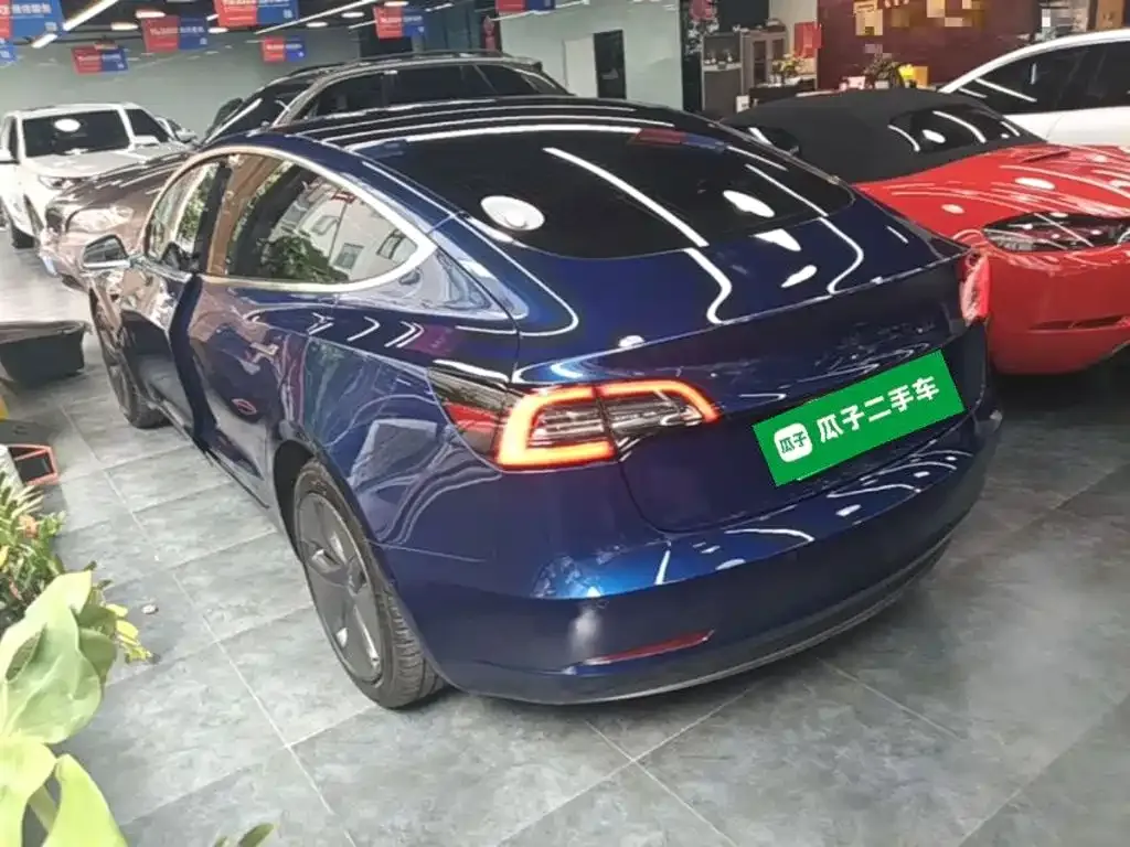 Tesla Model 3 — фото 8