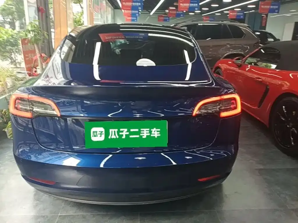 Tesla Model 3 — фото 9